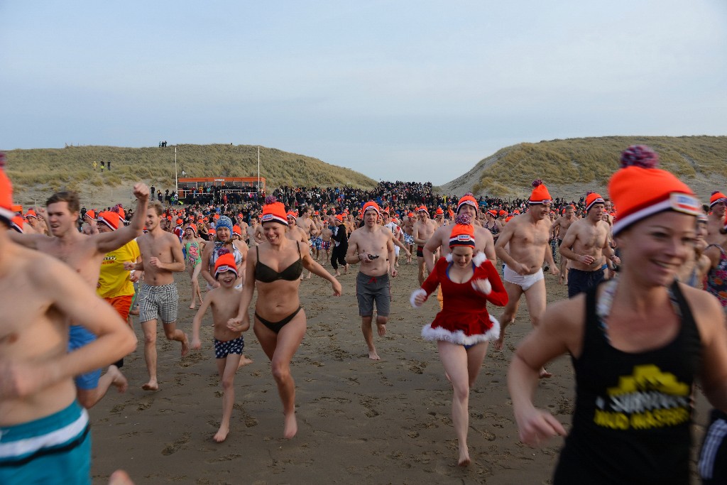 ../Images/Nieuwjaarsduik Nederzandt 2015 059.jpg